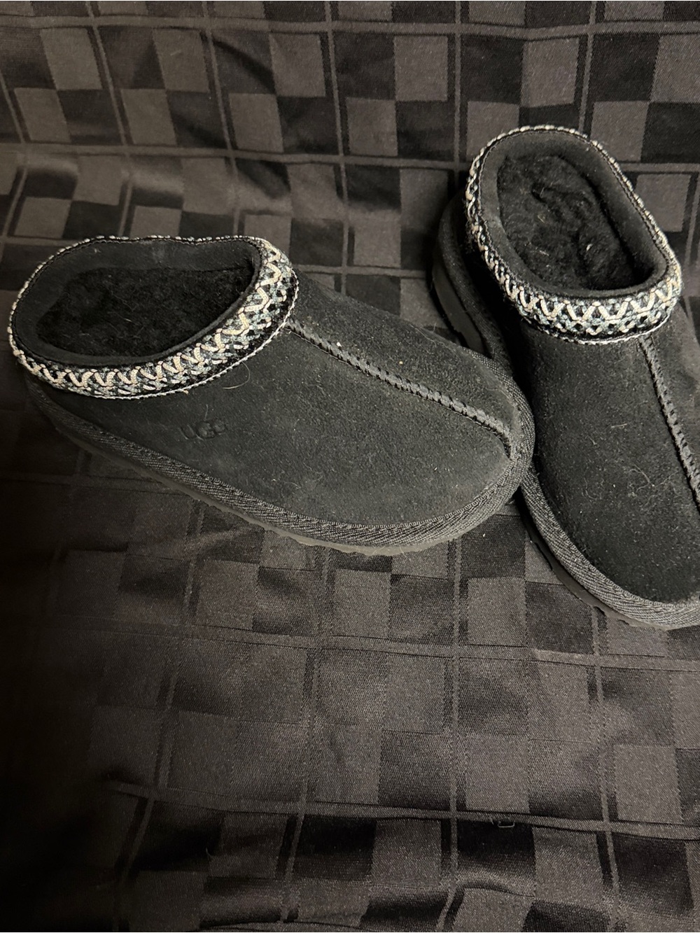 NWOT Kids Ugg plush slip on